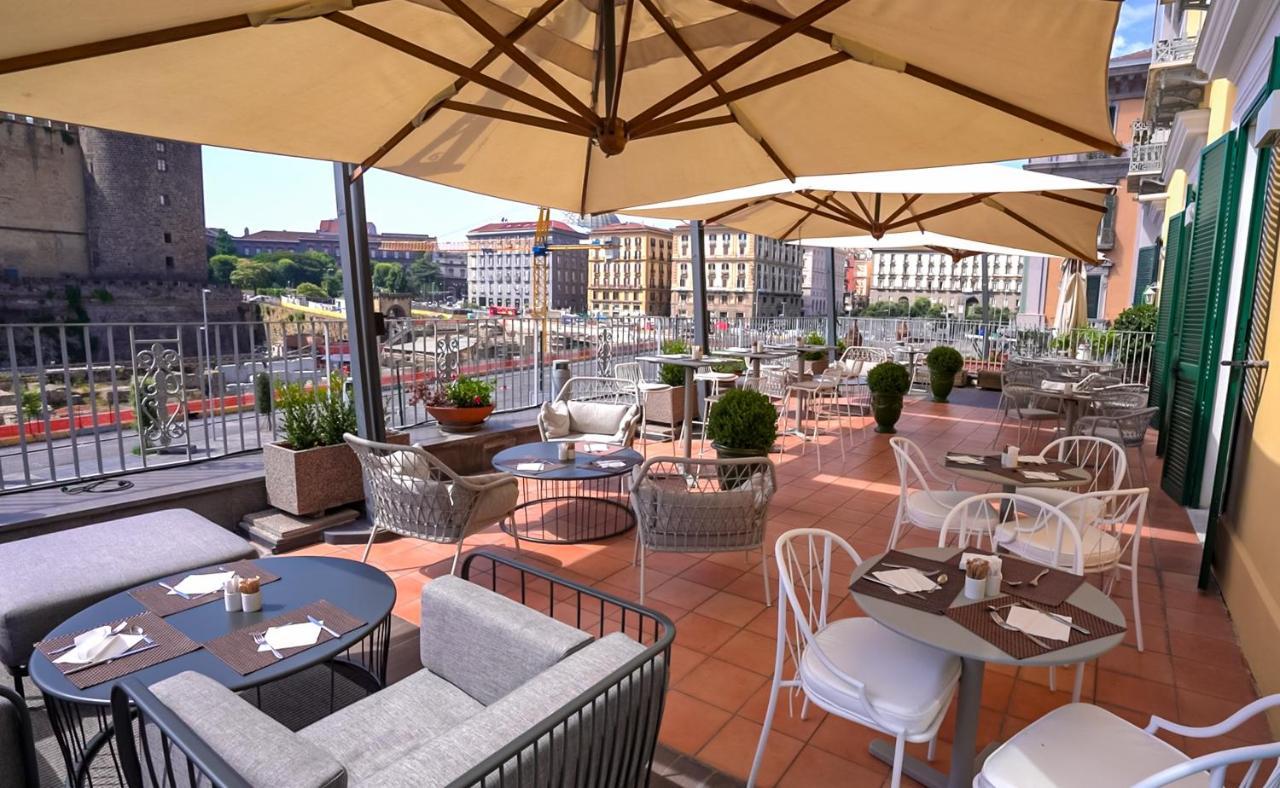 Mercure Napoli Centro Angioino Bagian luar foto