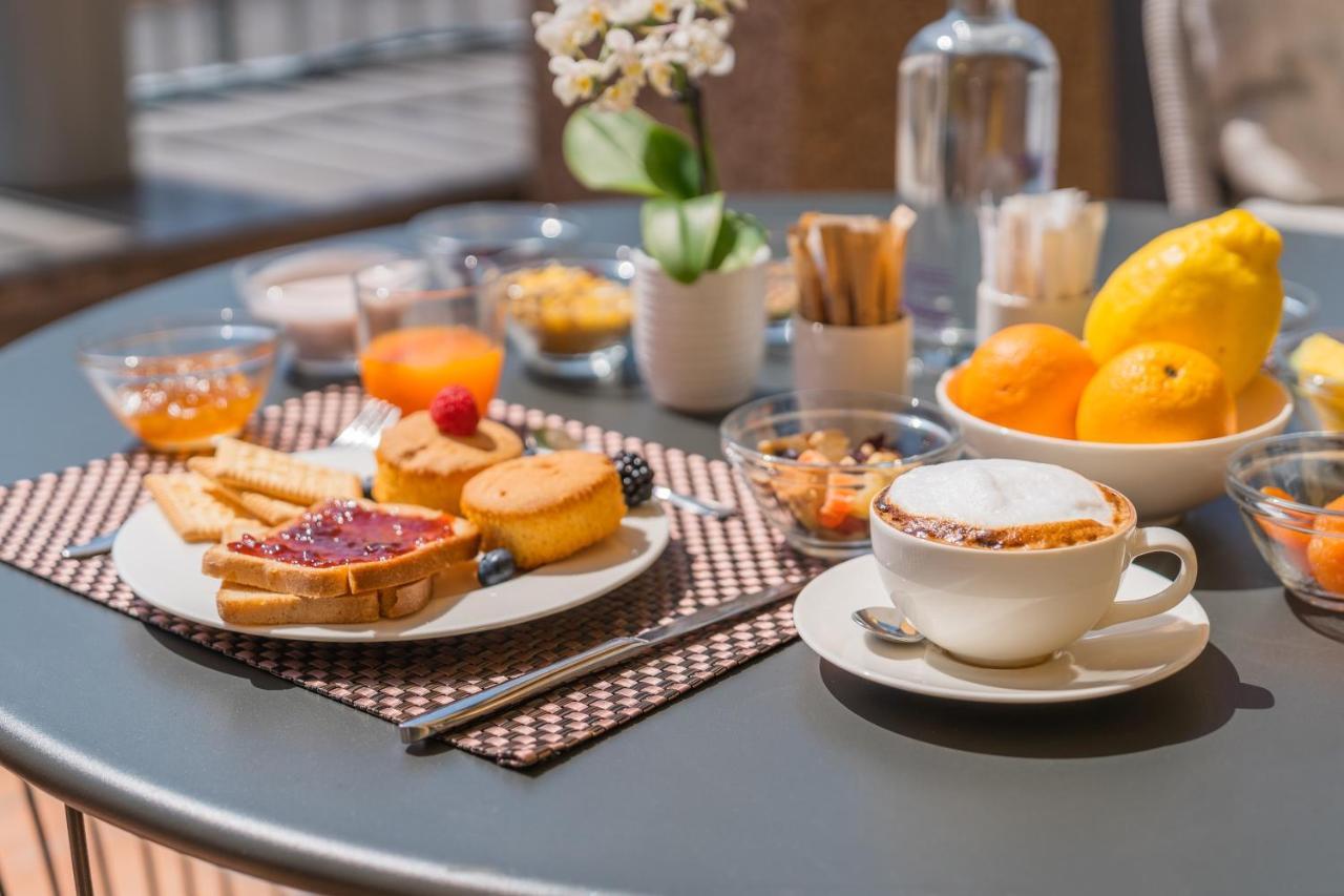 Mercure Napoli Centro Angioino Bagian luar foto