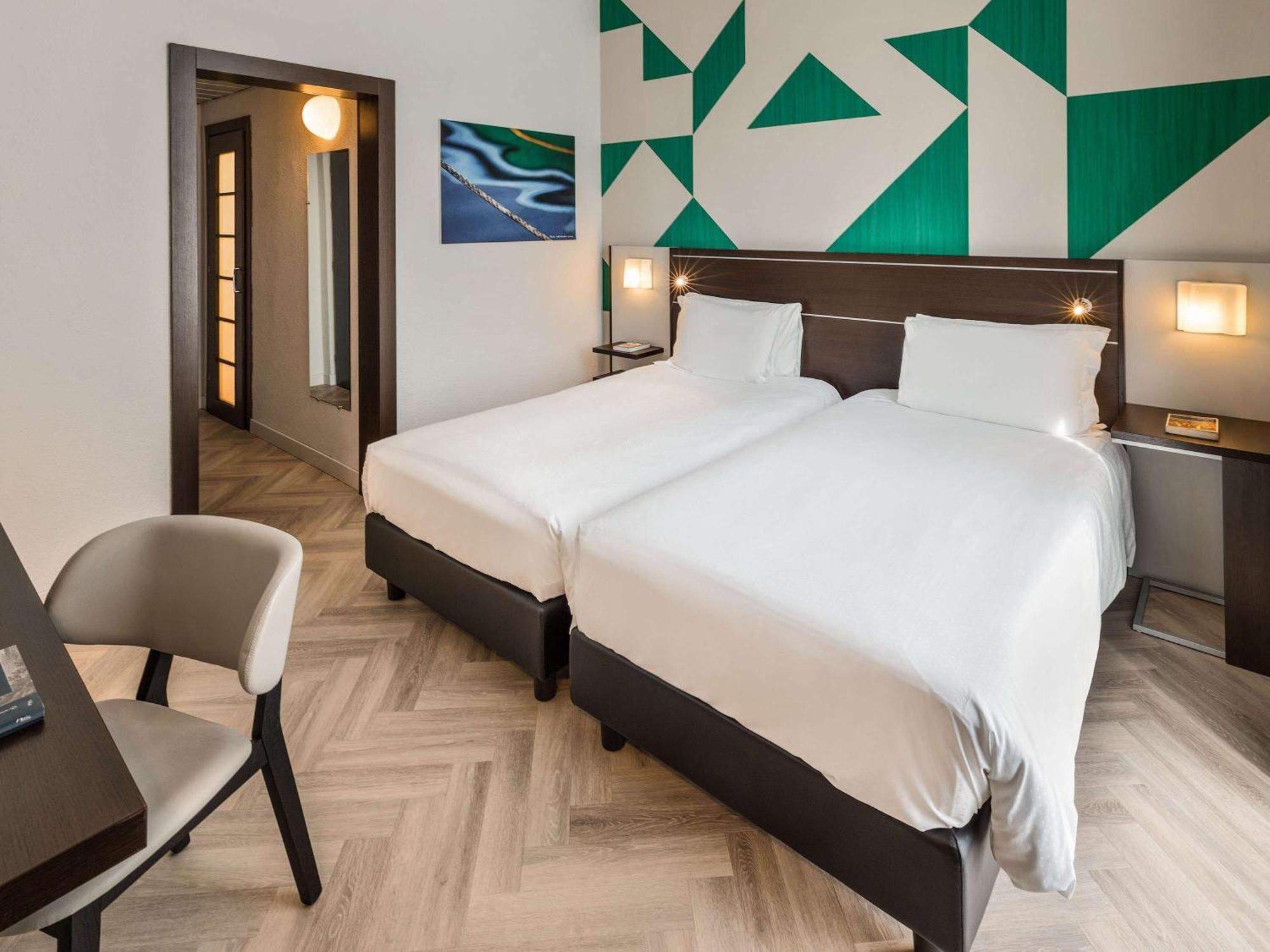 Mercure Napoli Centro Angioino Bagian luar foto