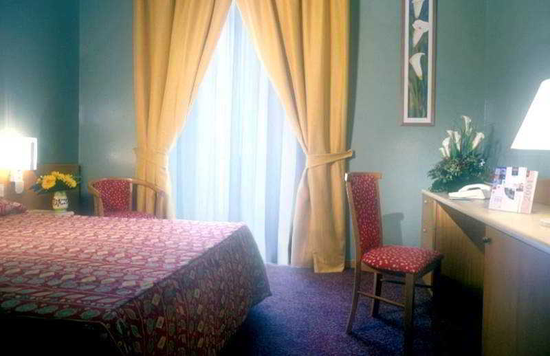 Mercure Napoli Centro Angioino Bagian luar foto